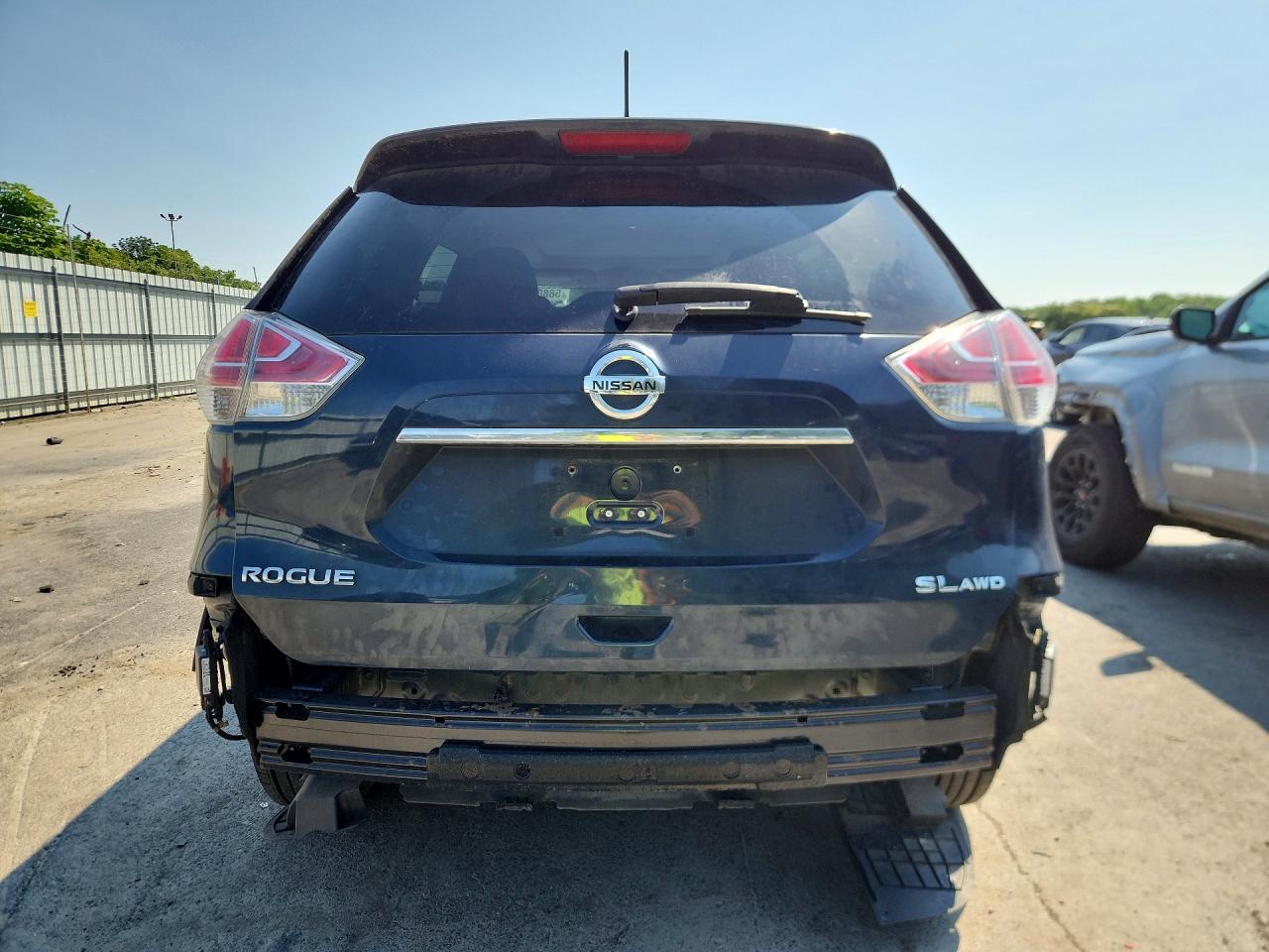 2016 NISSAN ROGUE