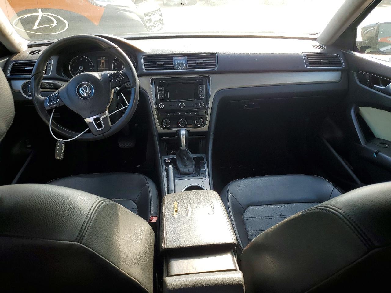 2015 VOLKSWAGEN PASSAT