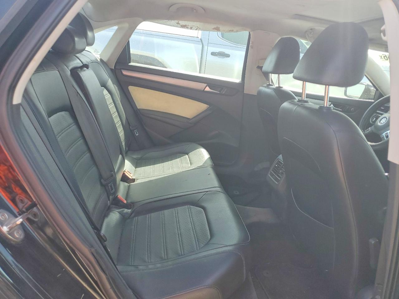 2015 VOLKSWAGEN PASSAT