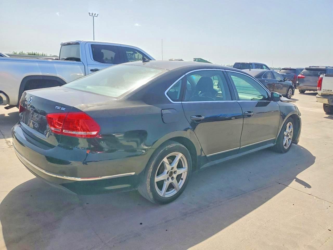 2015 VOLKSWAGEN PASSAT