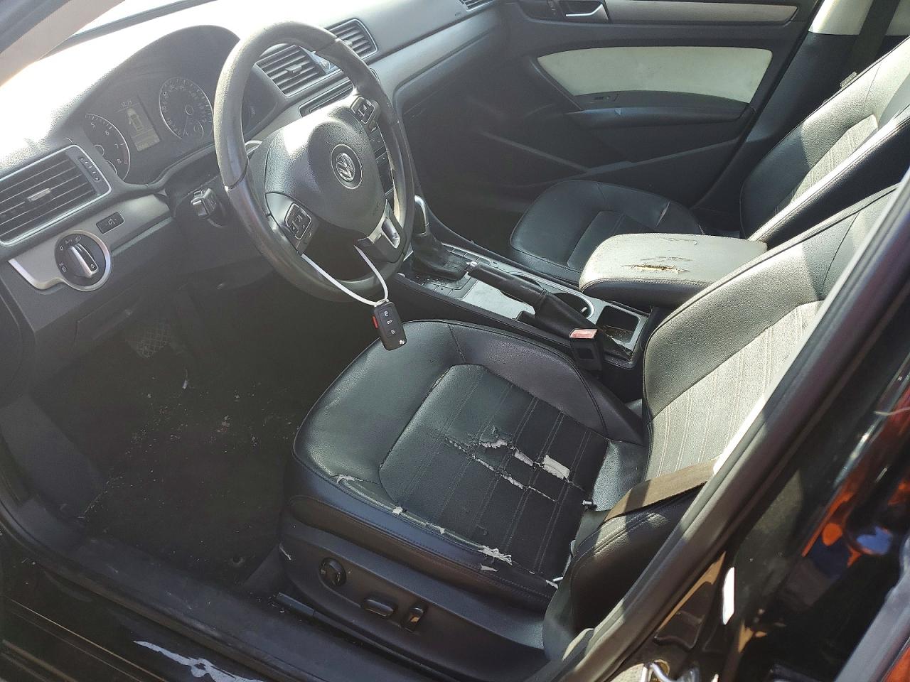 2015 VOLKSWAGEN PASSAT