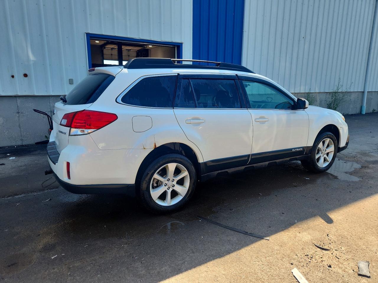 2014 SUBARU OUTBACK