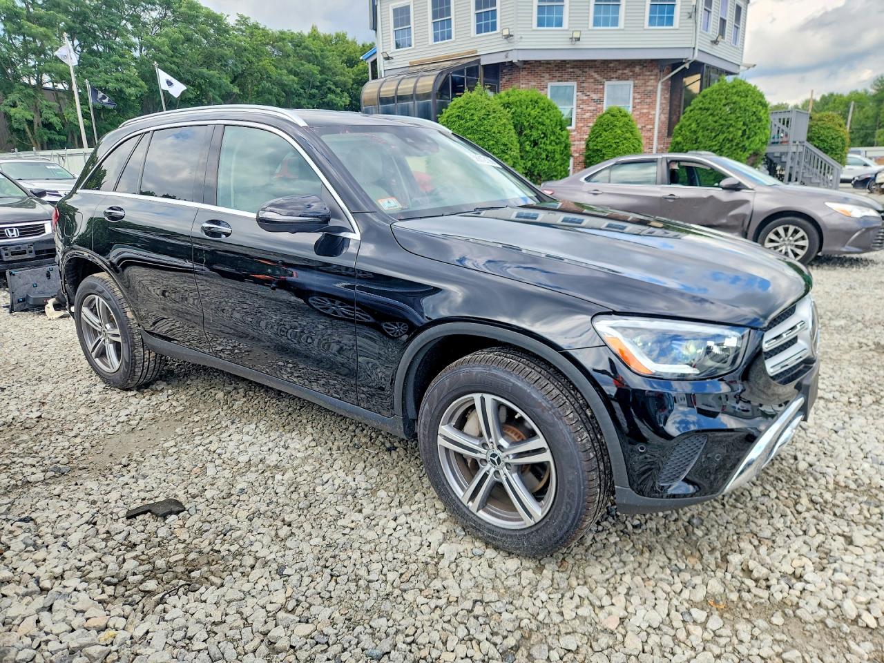 2022 MERCEDES-BENZ GLC-CLASS