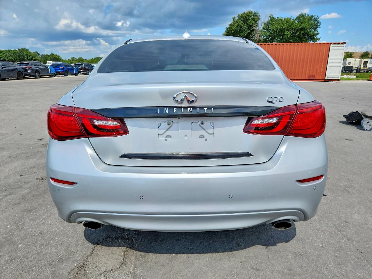 2015 INFINITI Q70