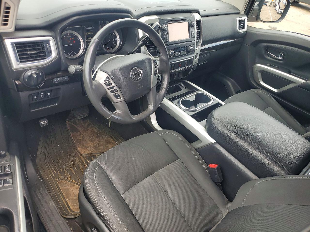 2017 NISSAN TITAN