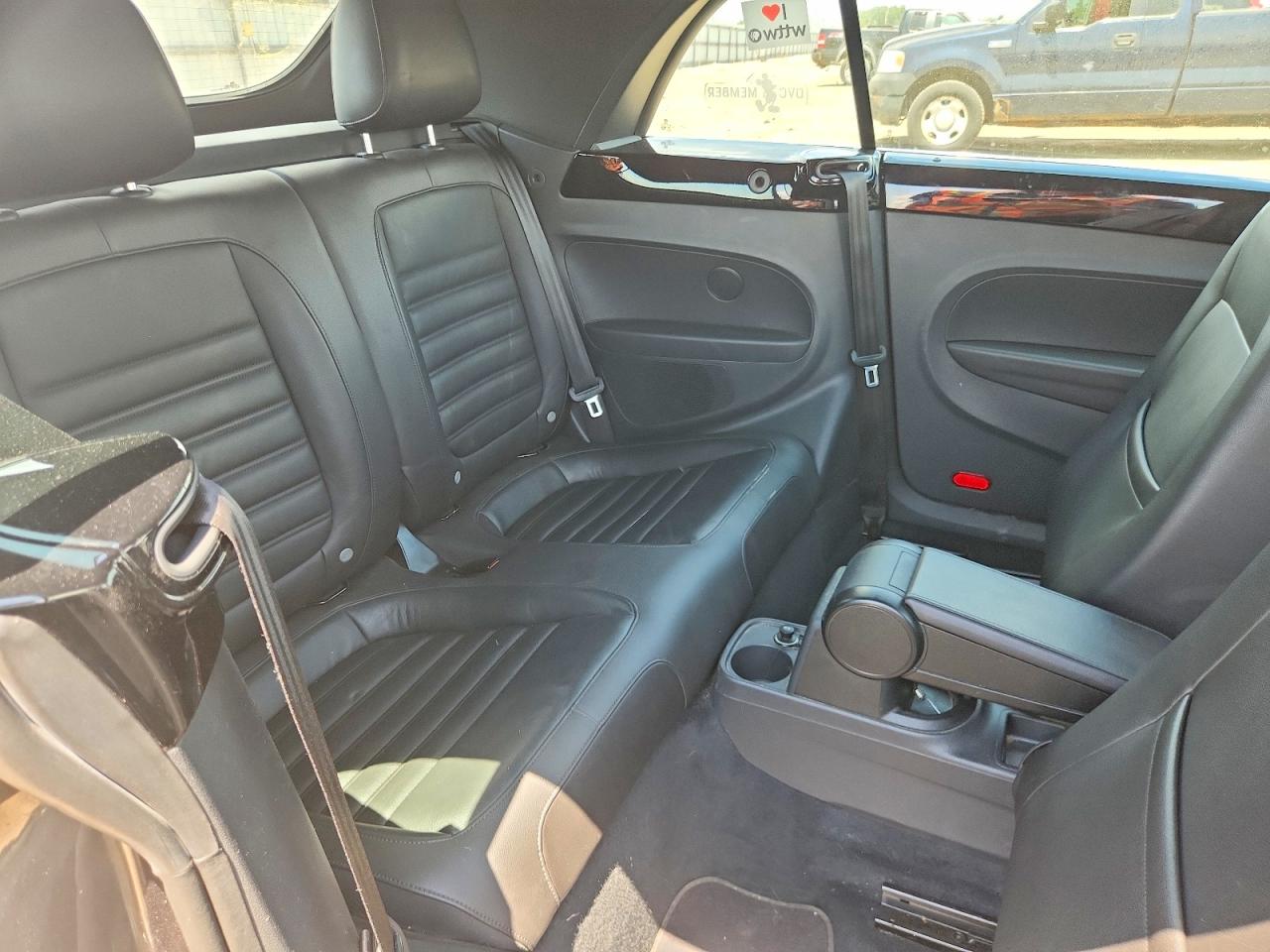 2013 VOLKSWAGEN BEETLE