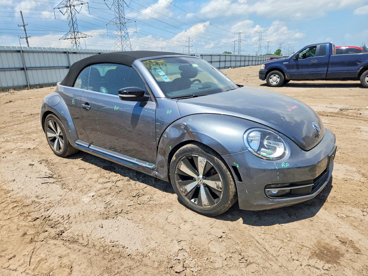 2013 VOLKSWAGEN BEETLE