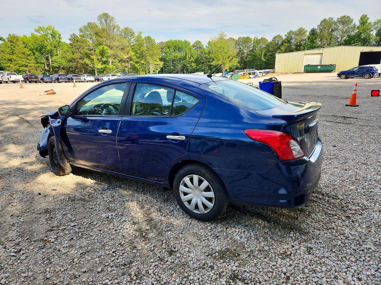 2019 NISSAN VERSA
