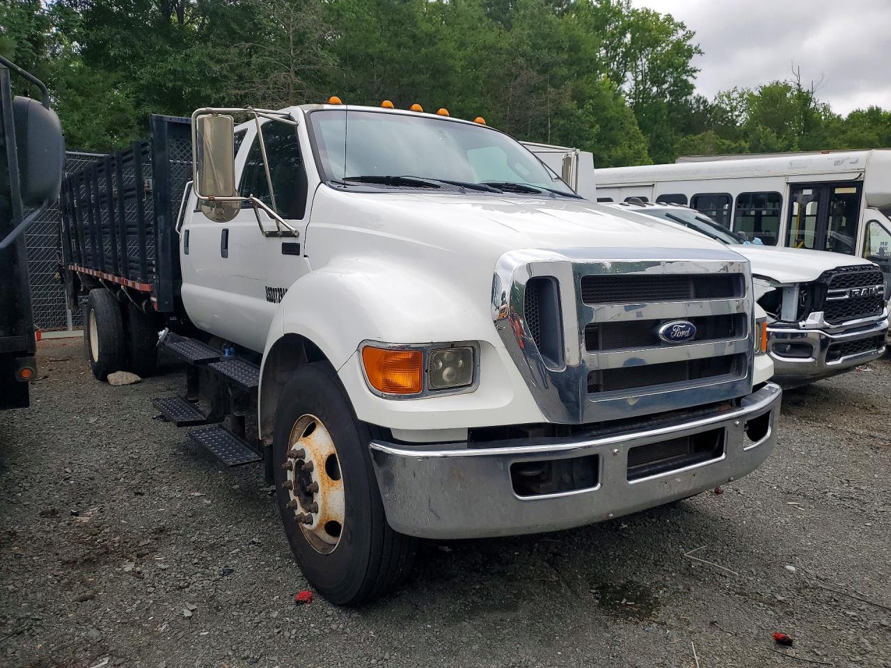 2015 FORD F650