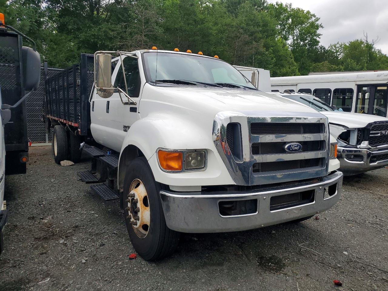 2015 FORD F650