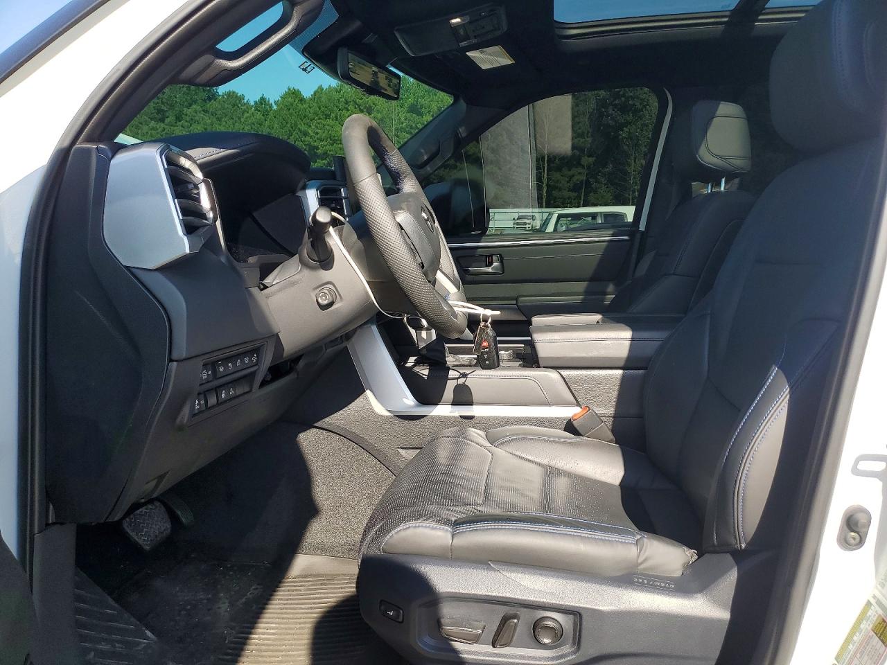2025 TOYOTA TUNDRA