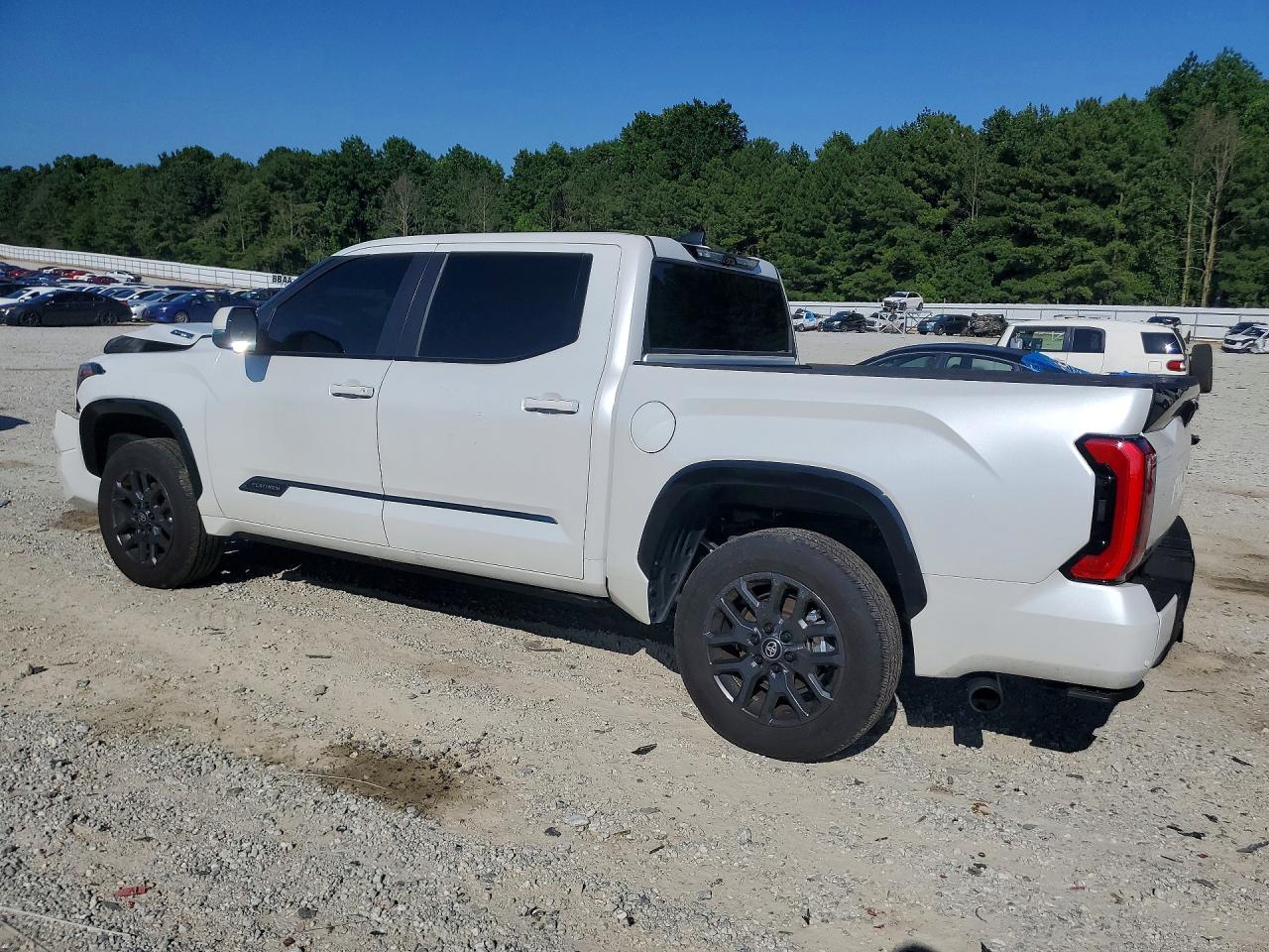 2025 TOYOTA TUNDRA