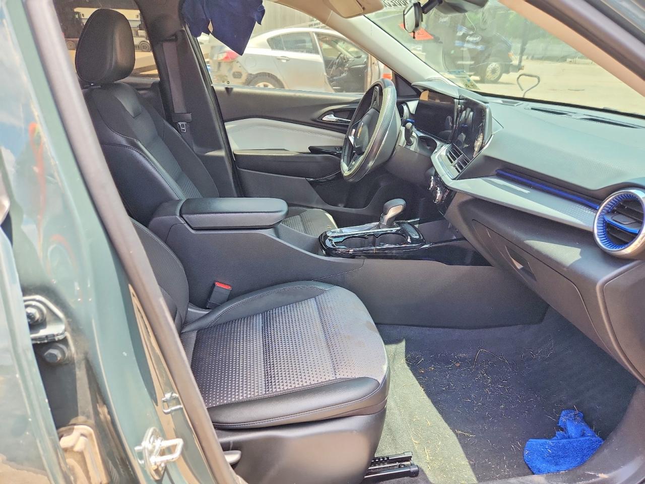 2025 CHEVROLET TRAX