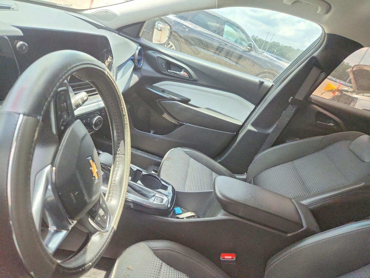 2025 CHEVROLET TRAX