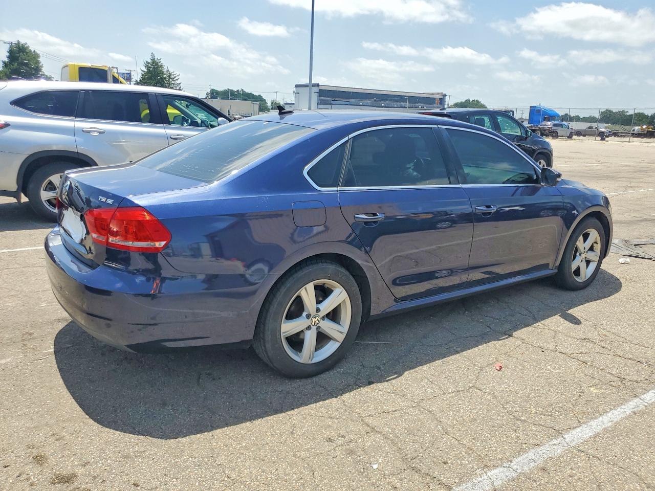 2015 VOLKSWAGEN PASSAT
