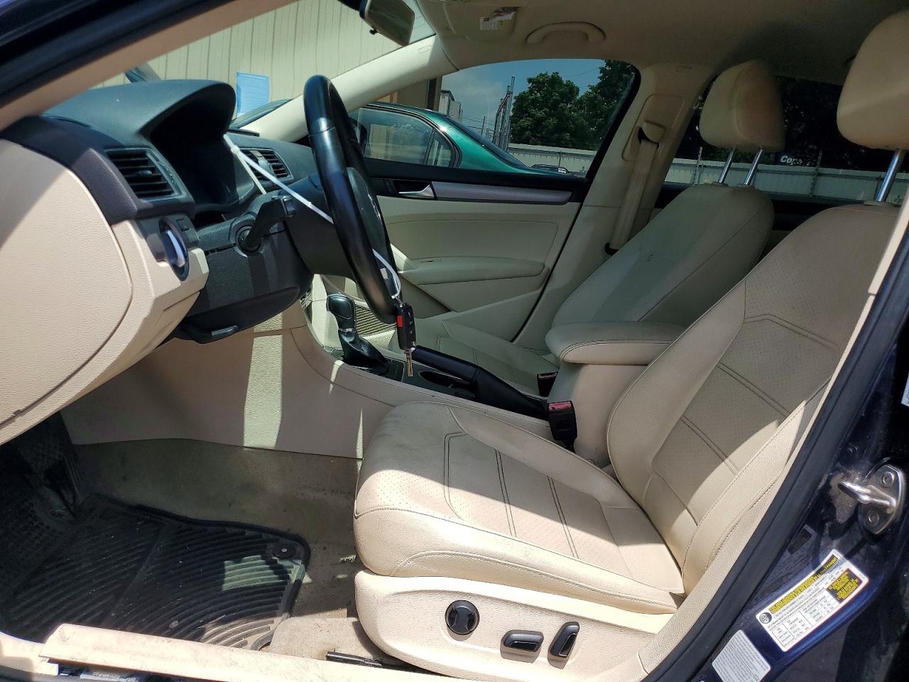 2015 VOLKSWAGEN PASSAT