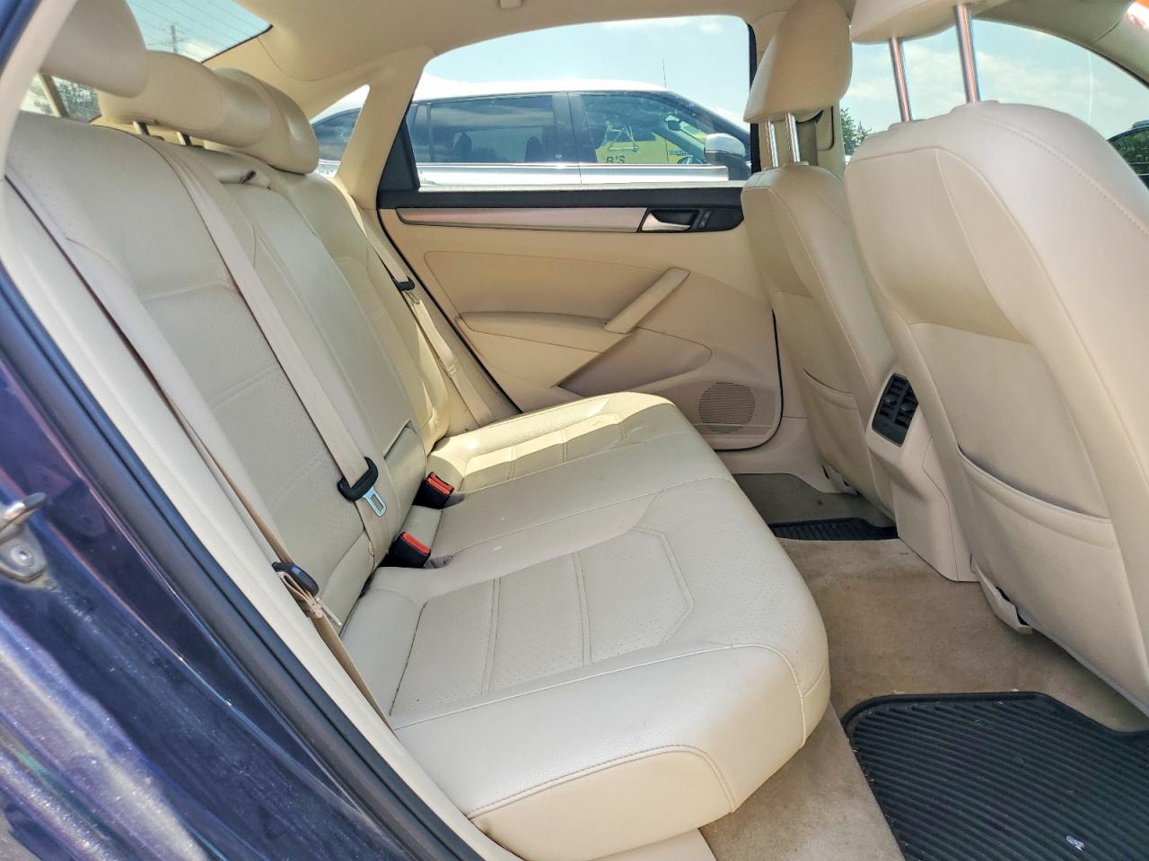 2015 VOLKSWAGEN PASSAT