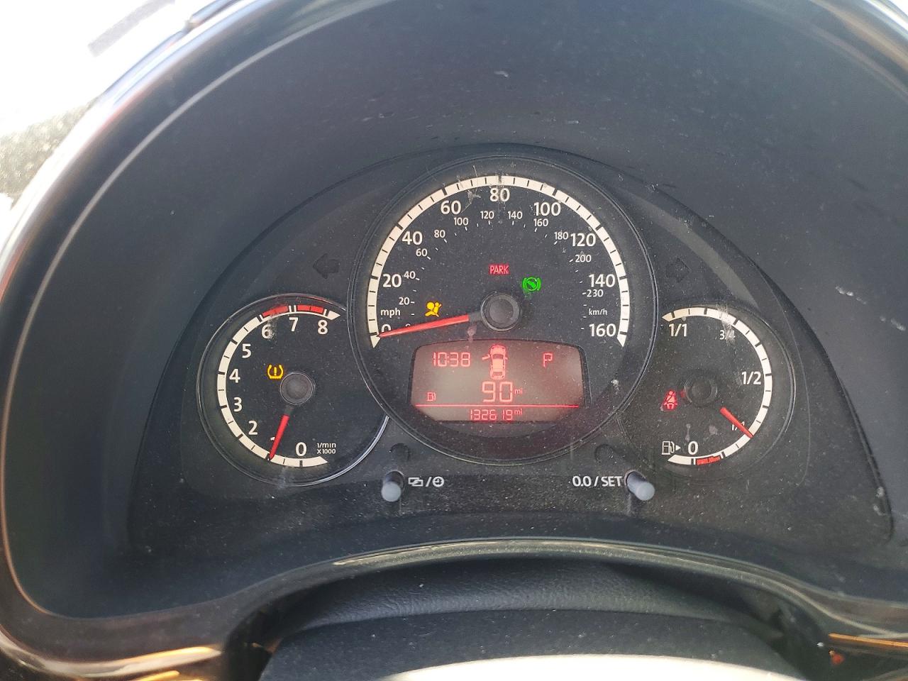 2013 VOLKSWAGEN BEETLE