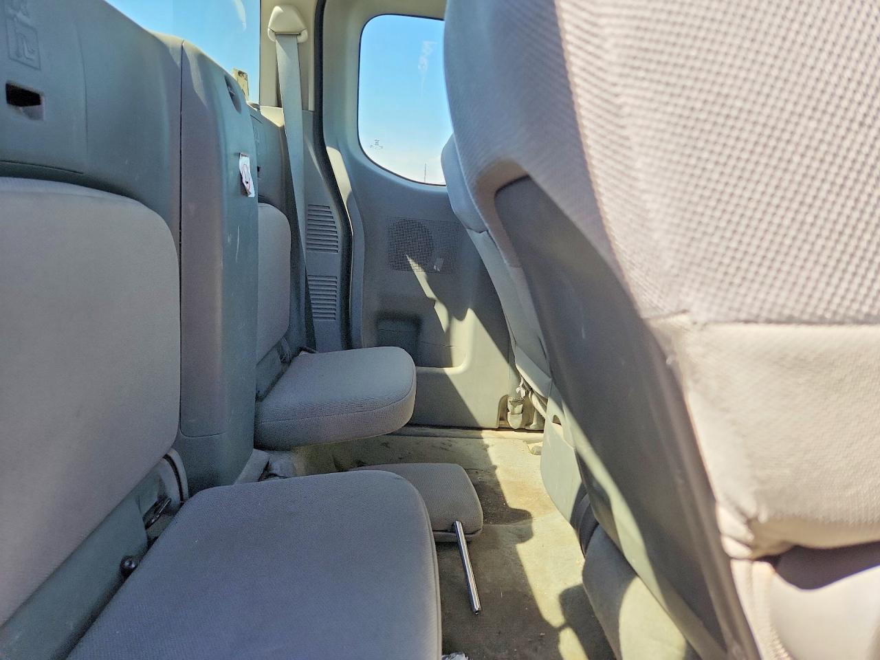 2013 NISSAN FRONTIER