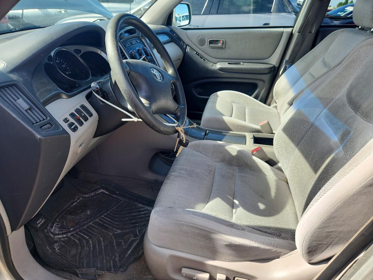 2003 TOYOTA HIGHLANDER