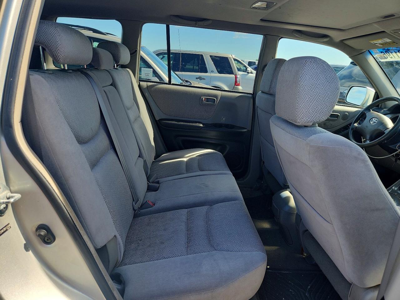 2003 TOYOTA HIGHLANDER