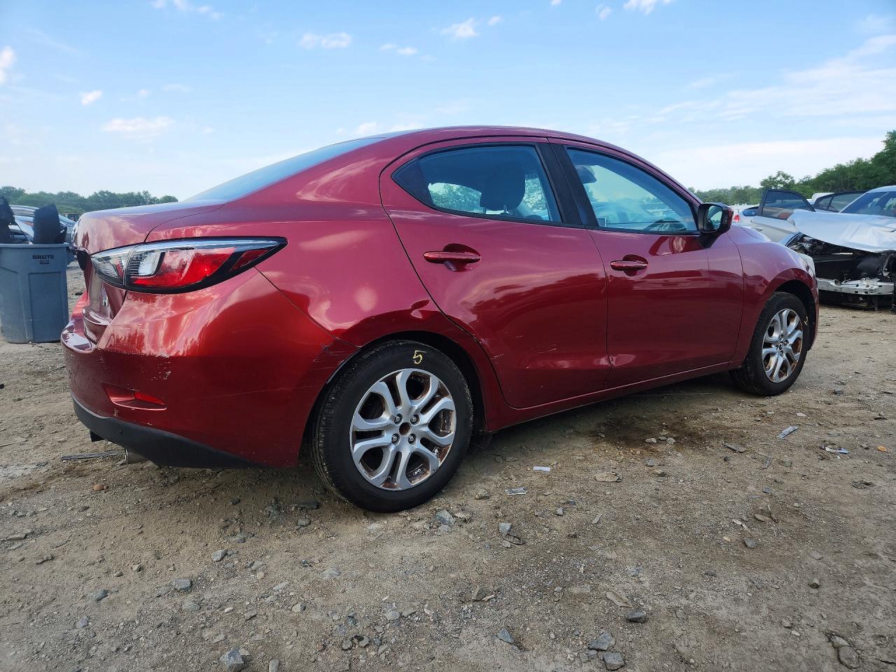 2017 TOYOTA YARIS