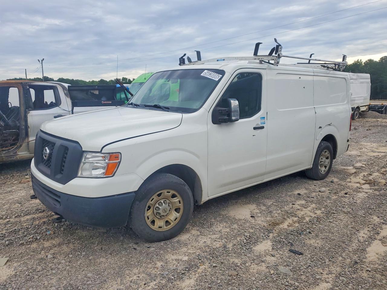 2015 NISSAN NV