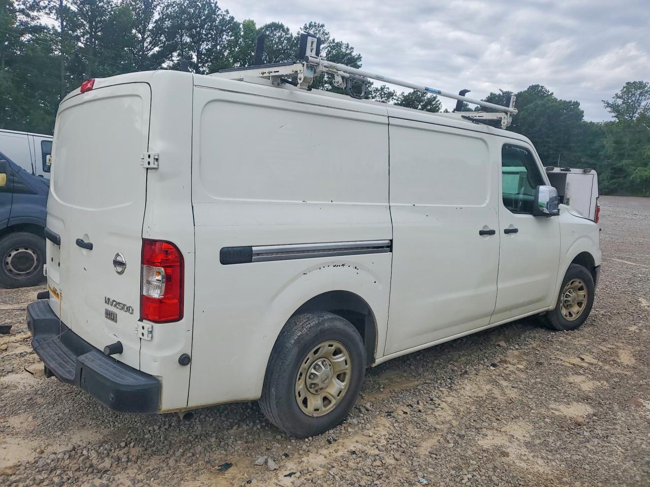 2015 NISSAN NV