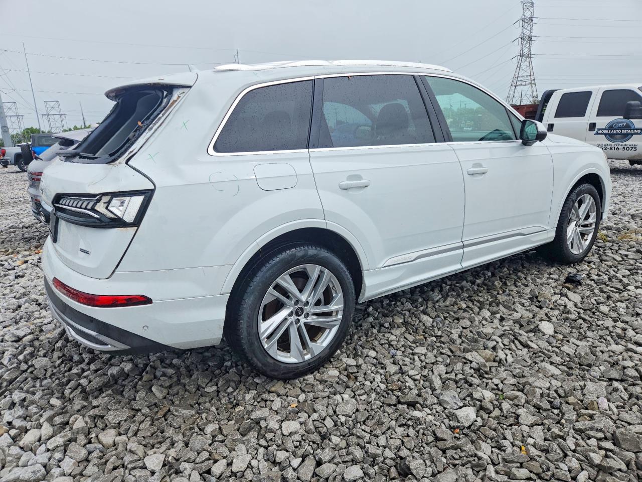 2023 AUDI Q7