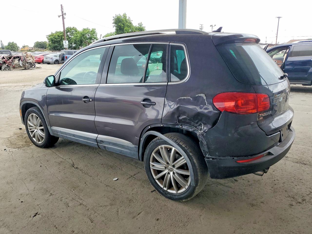 2016 VOLKSWAGEN TIGUAN