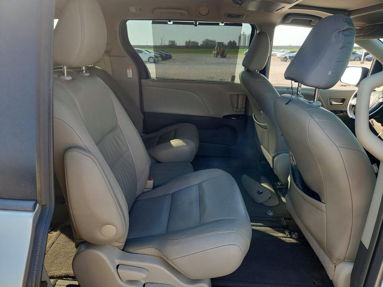 2015 TOYOTA SIENNA