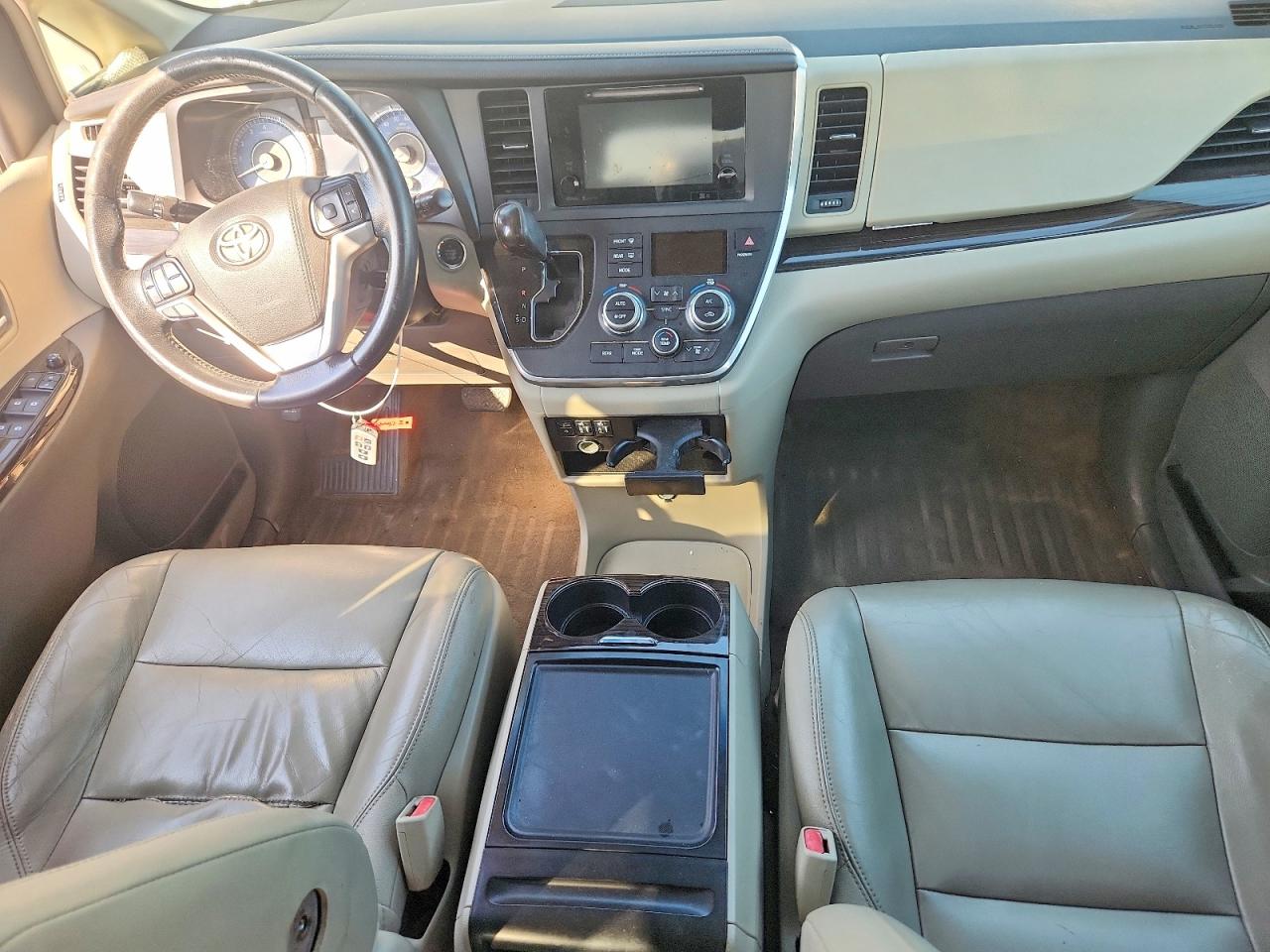 2015 TOYOTA SIENNA