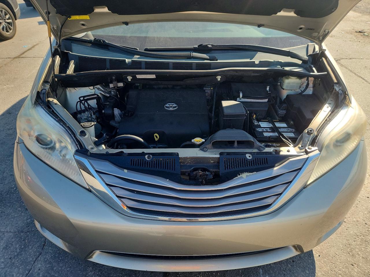 2015 TOYOTA SIENNA