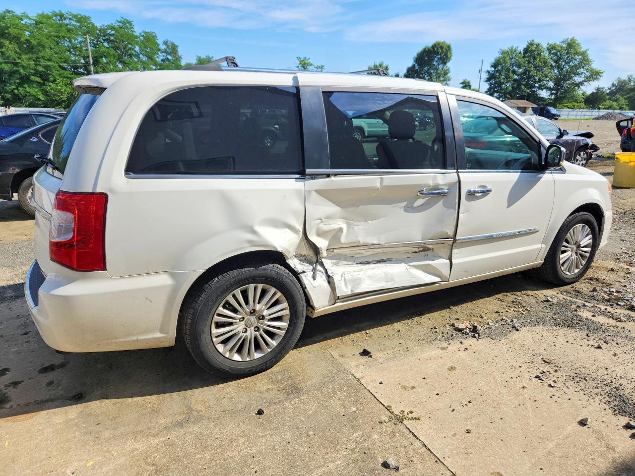 2013 CHRYSLER MINIVAN