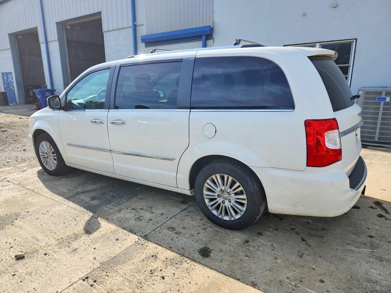 2013 CHRYSLER MINIVAN
