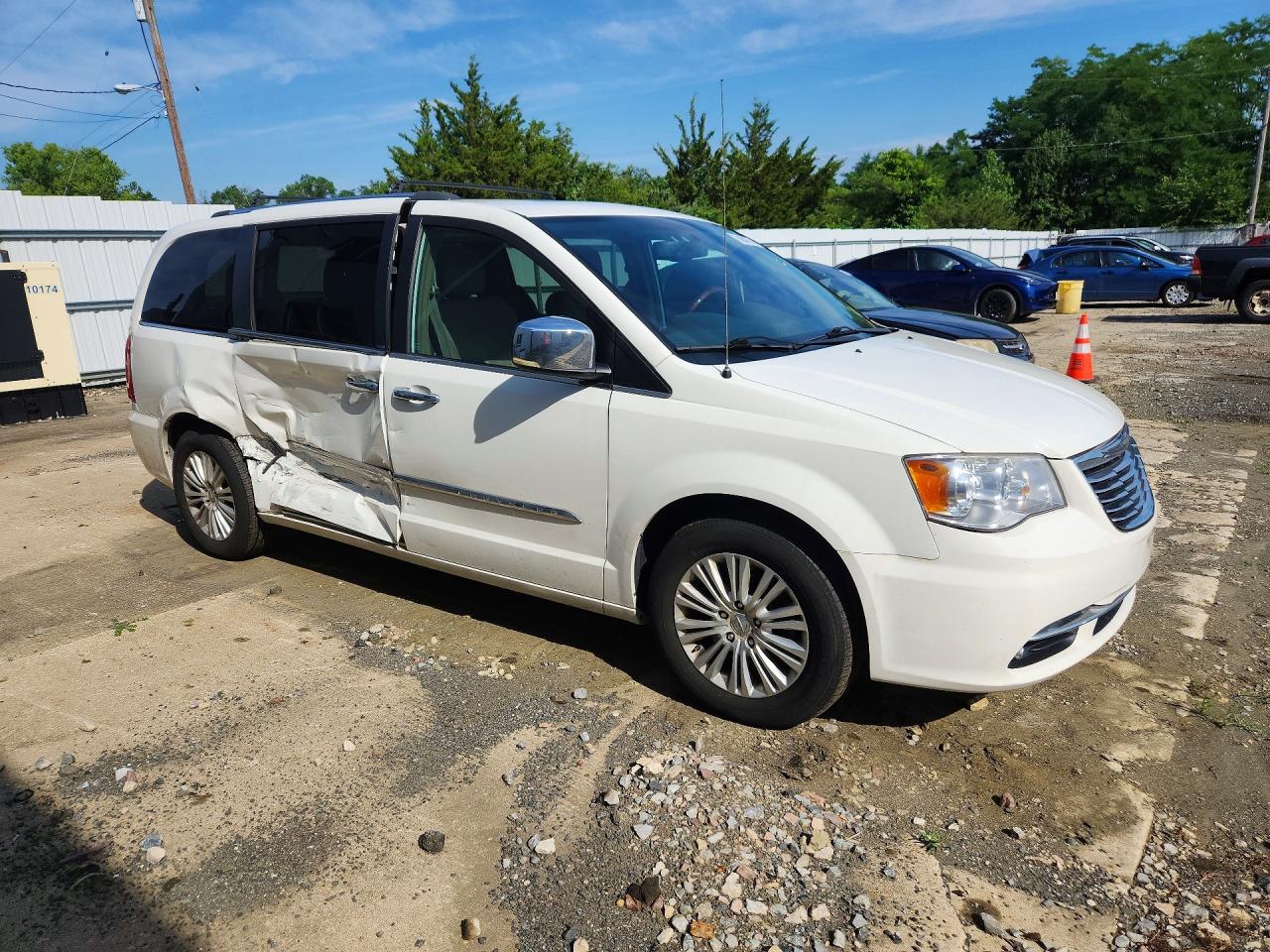 2013 CHRYSLER MINIVAN