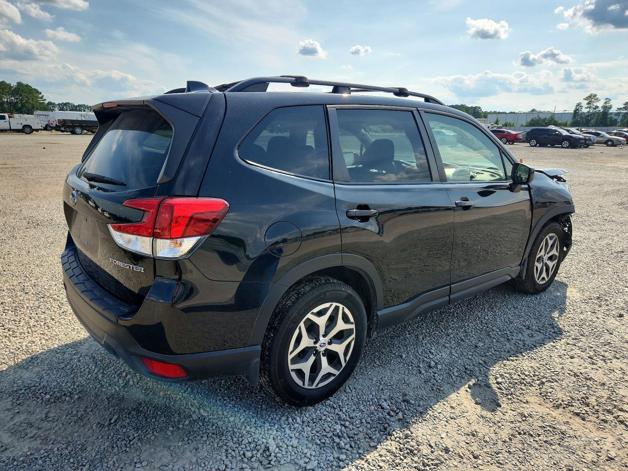 2021 SUBARU FORESTER