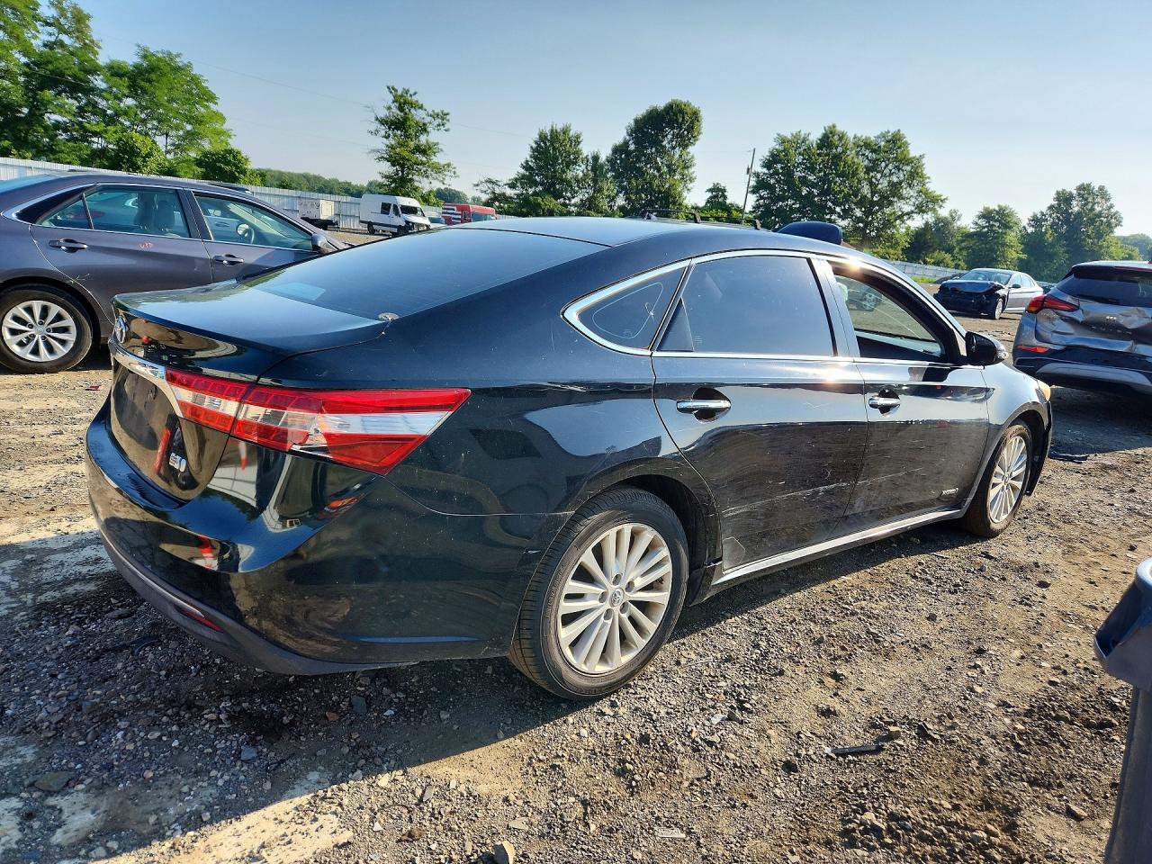 2013 TOYOTA AVALON