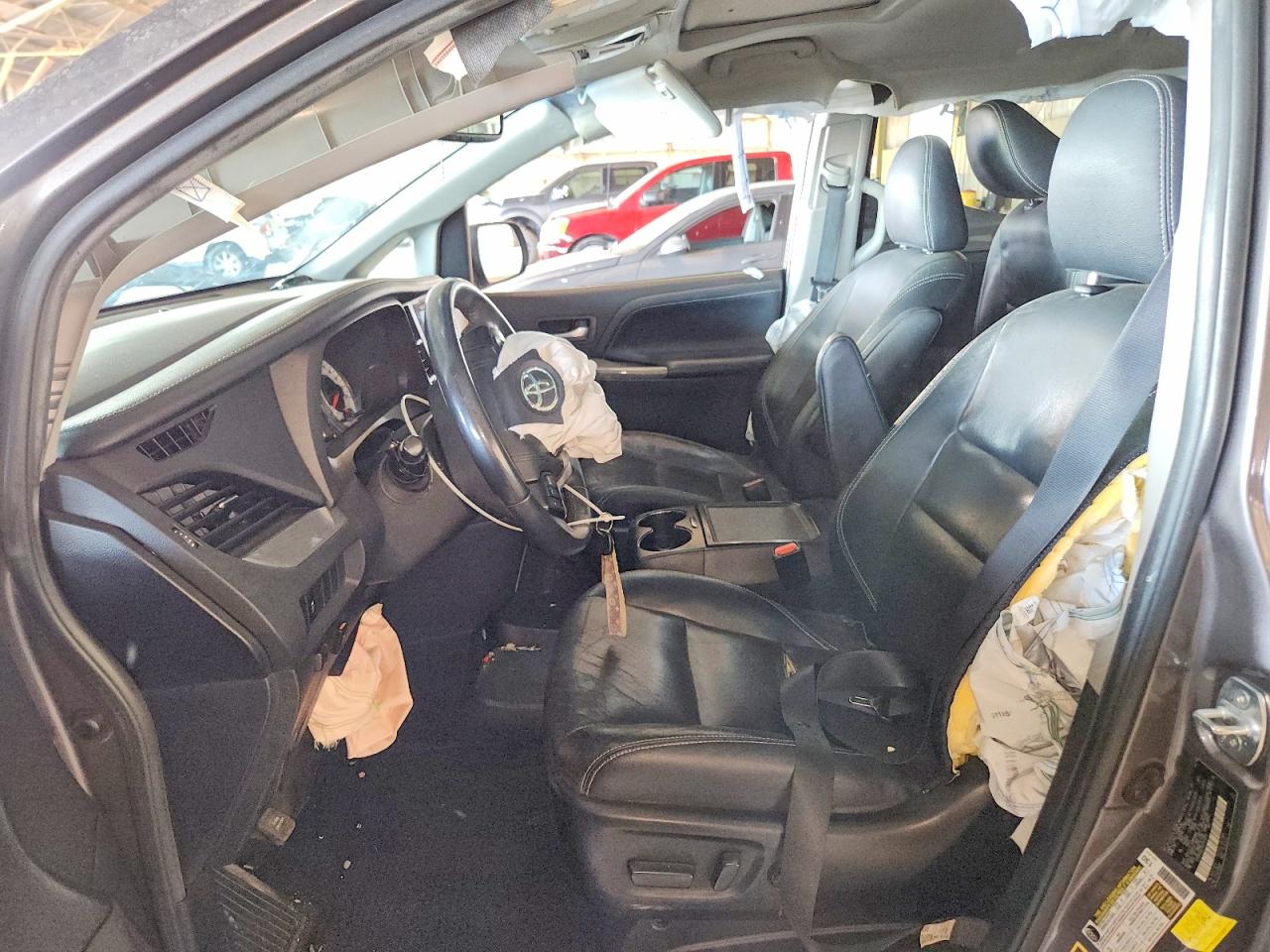 2016 TOYOTA SIENNA