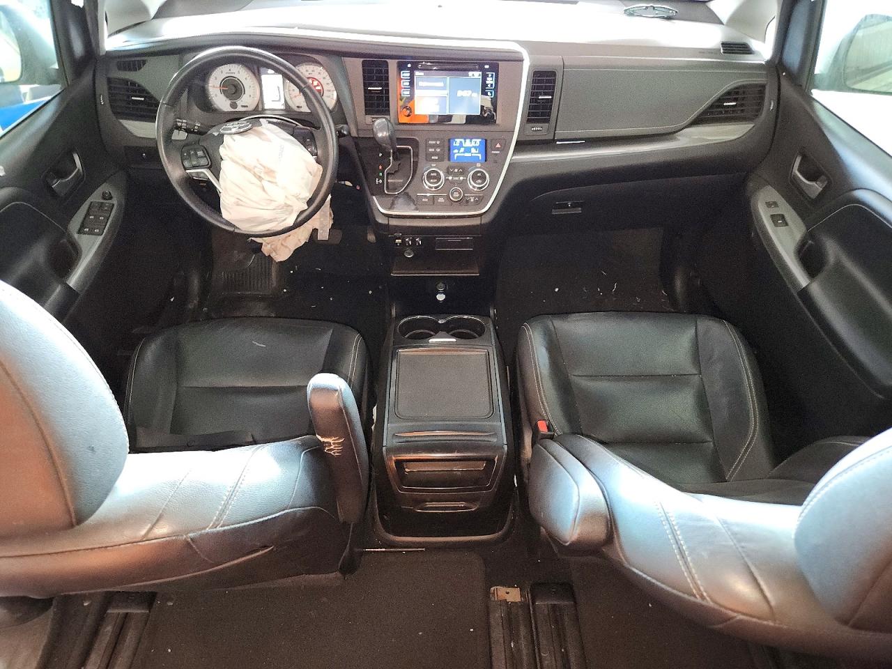 2016 TOYOTA SIENNA