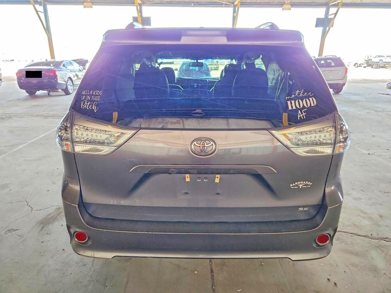 2016 TOYOTA SIENNA