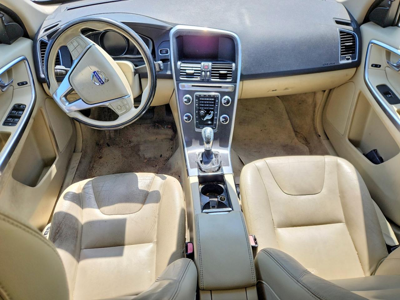 2015 VOLVO XC60