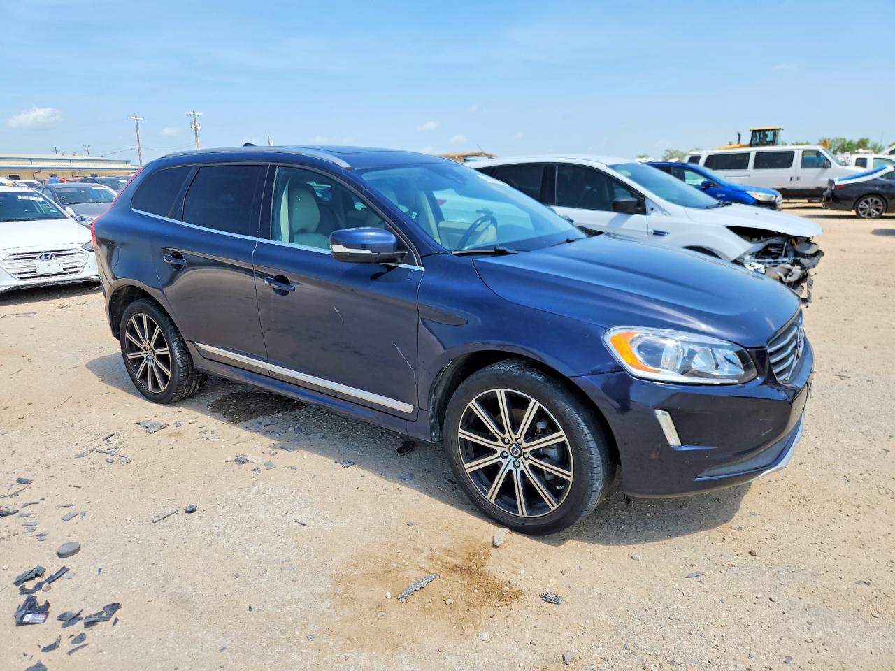 2015 VOLVO XC60