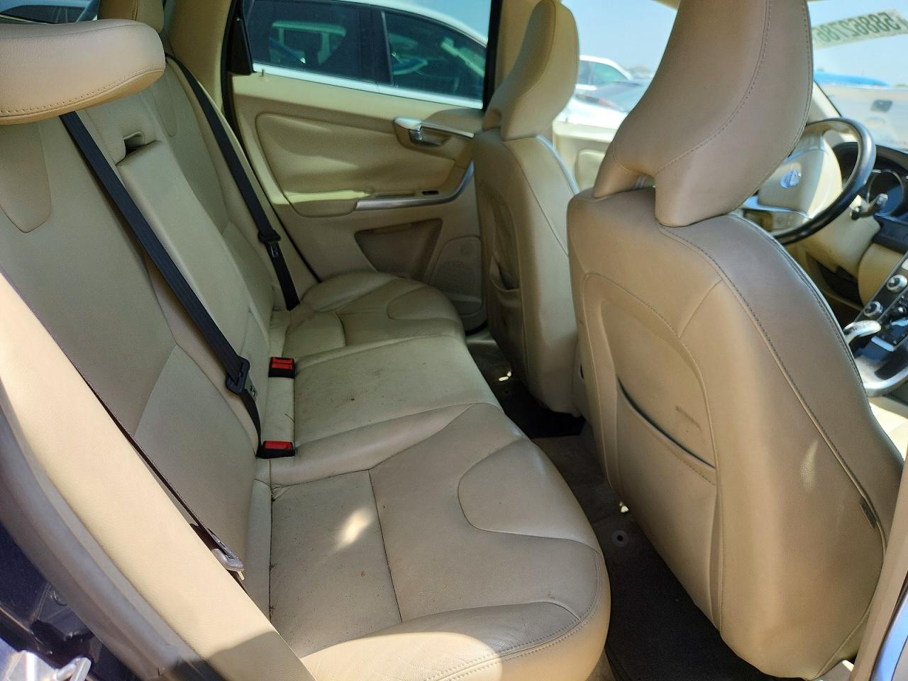 2015 VOLVO XC60