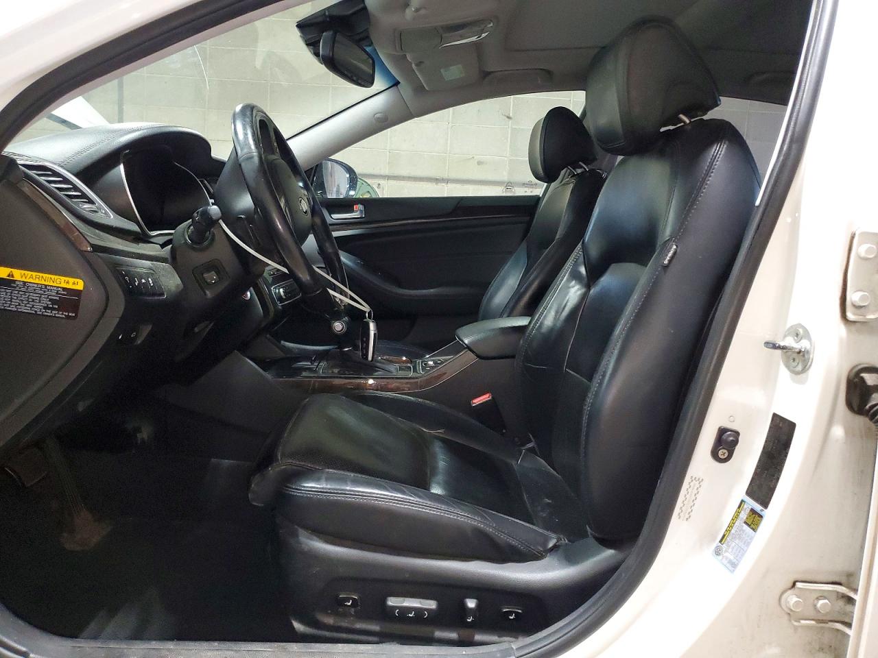2014 KIA CADENZA