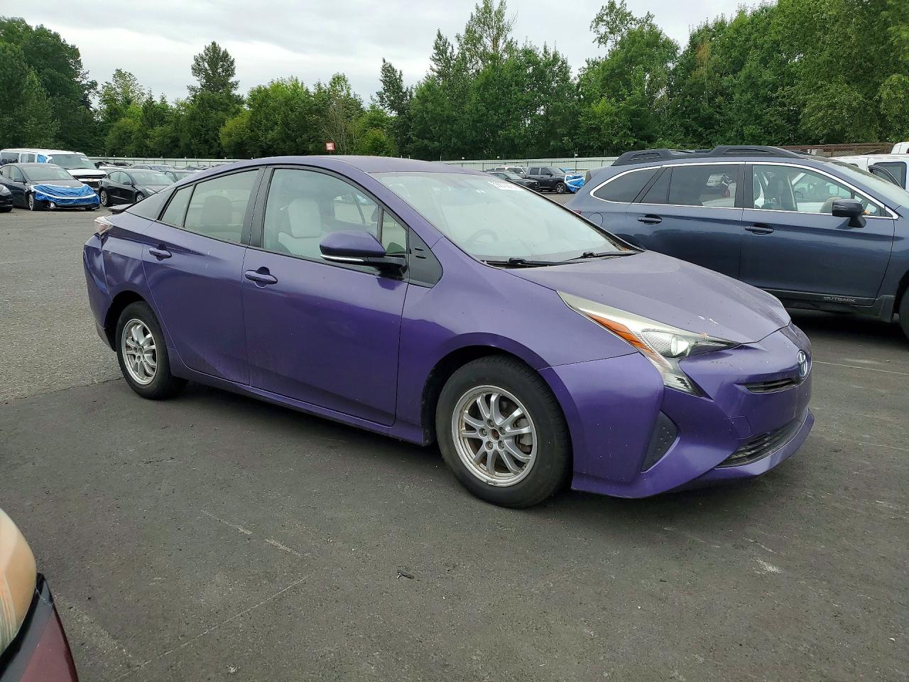2016 TOYOTA PRIUS