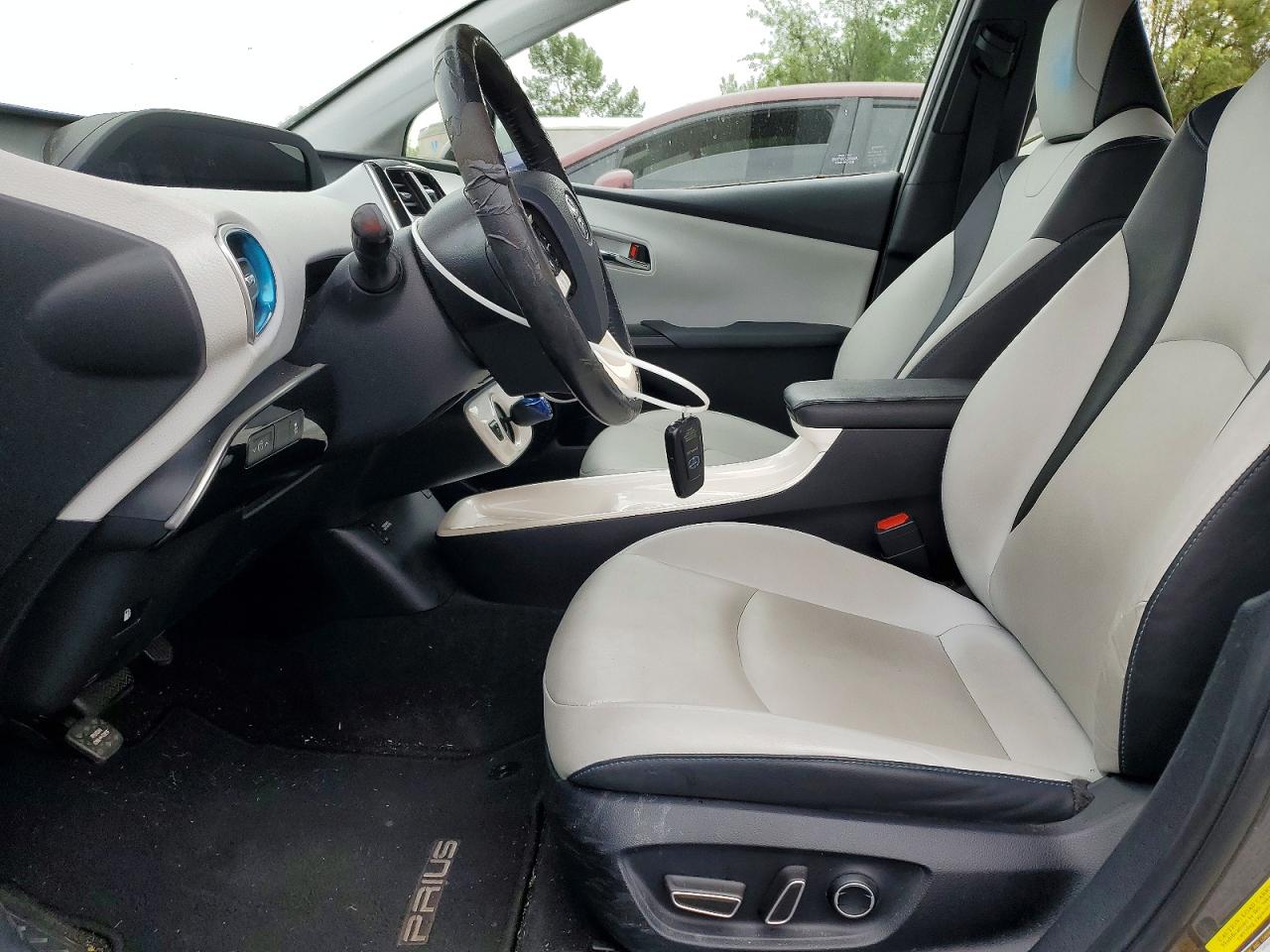 2016 TOYOTA PRIUS