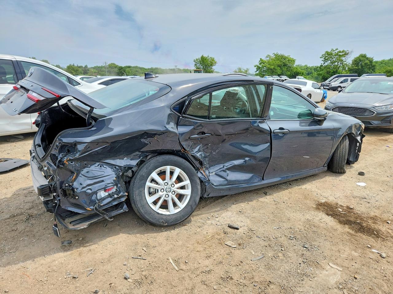 2025 TOYOTA CAMRY