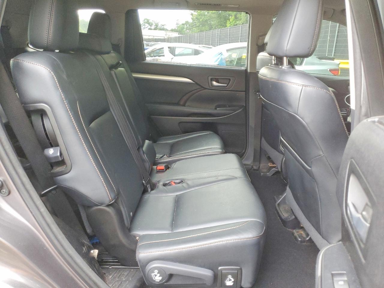 2015 TOYOTA HIGHLANDER