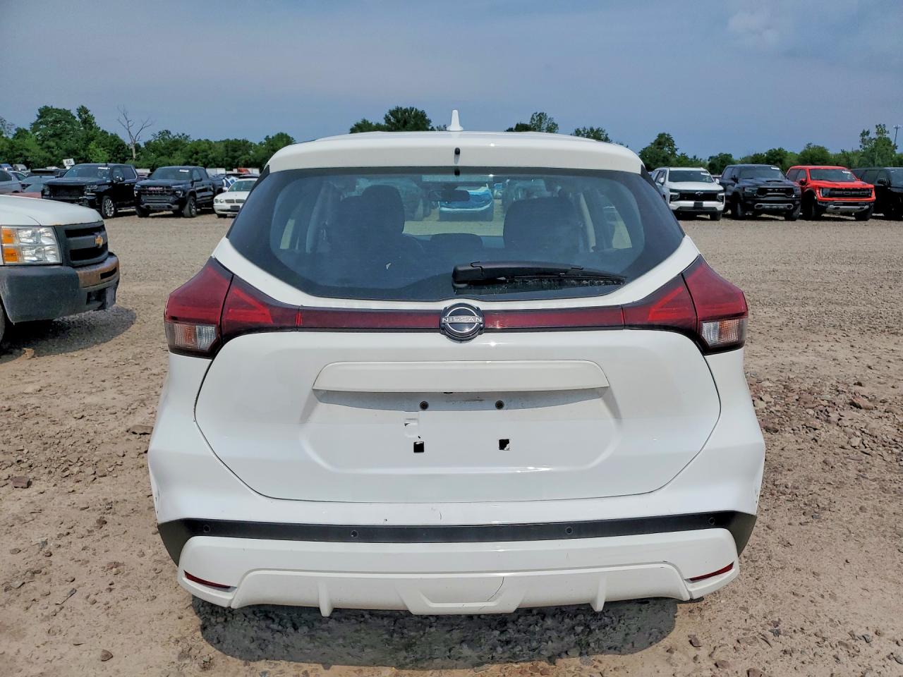 2022 NISSAN KICKS